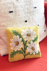 Daisy Throw Pillow-WORM